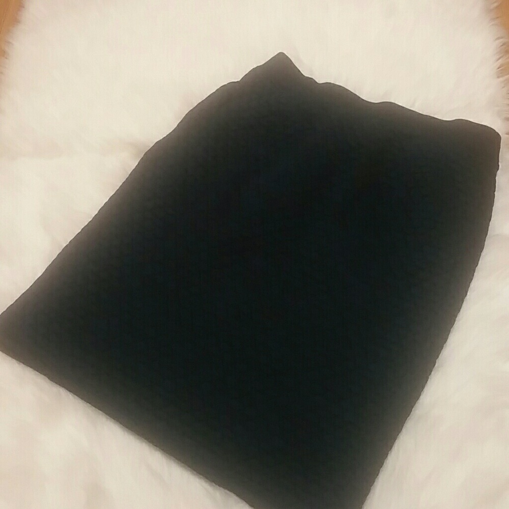 Uniglo NAVY BLUE Quilted Skirt